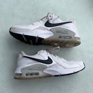 Nike AirMax Excee Sneakers